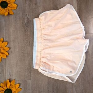 Fabletics dolphin shorts, med